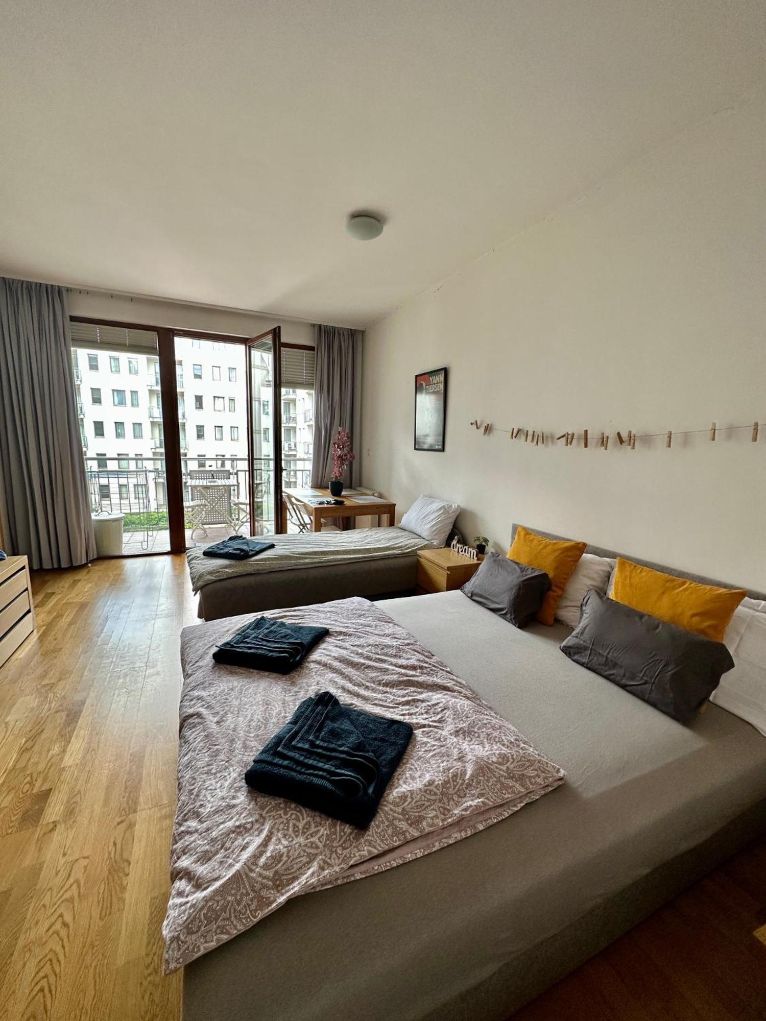 Central Apartment With Balcony 布达佩斯 外观 照片