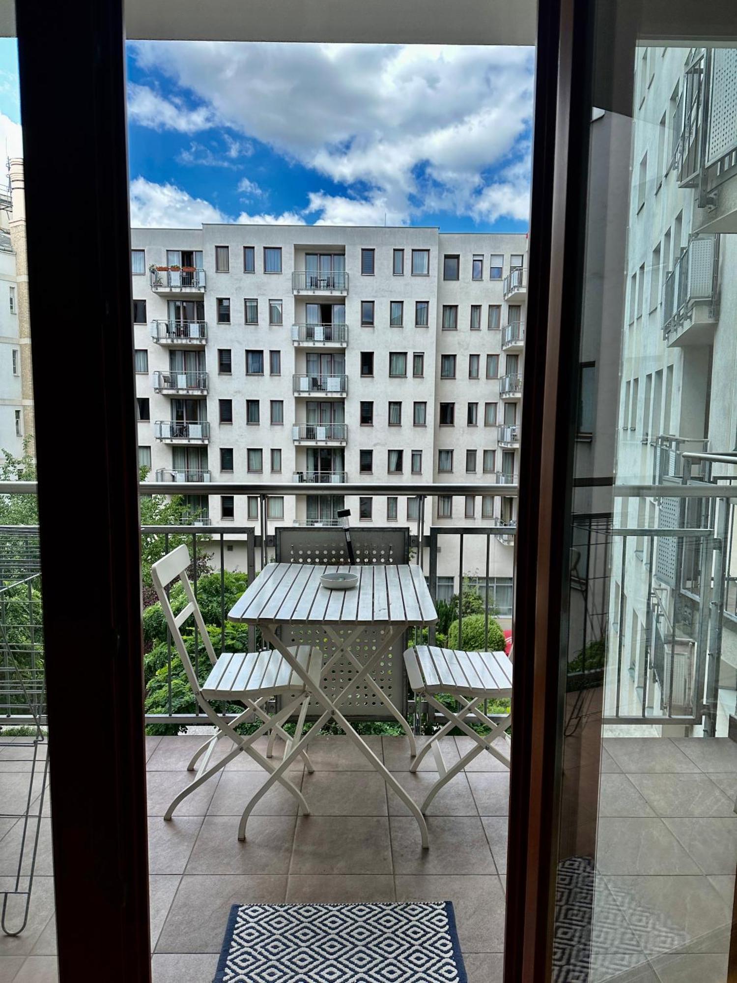 Central Apartment With Balcony 布达佩斯 外观 照片